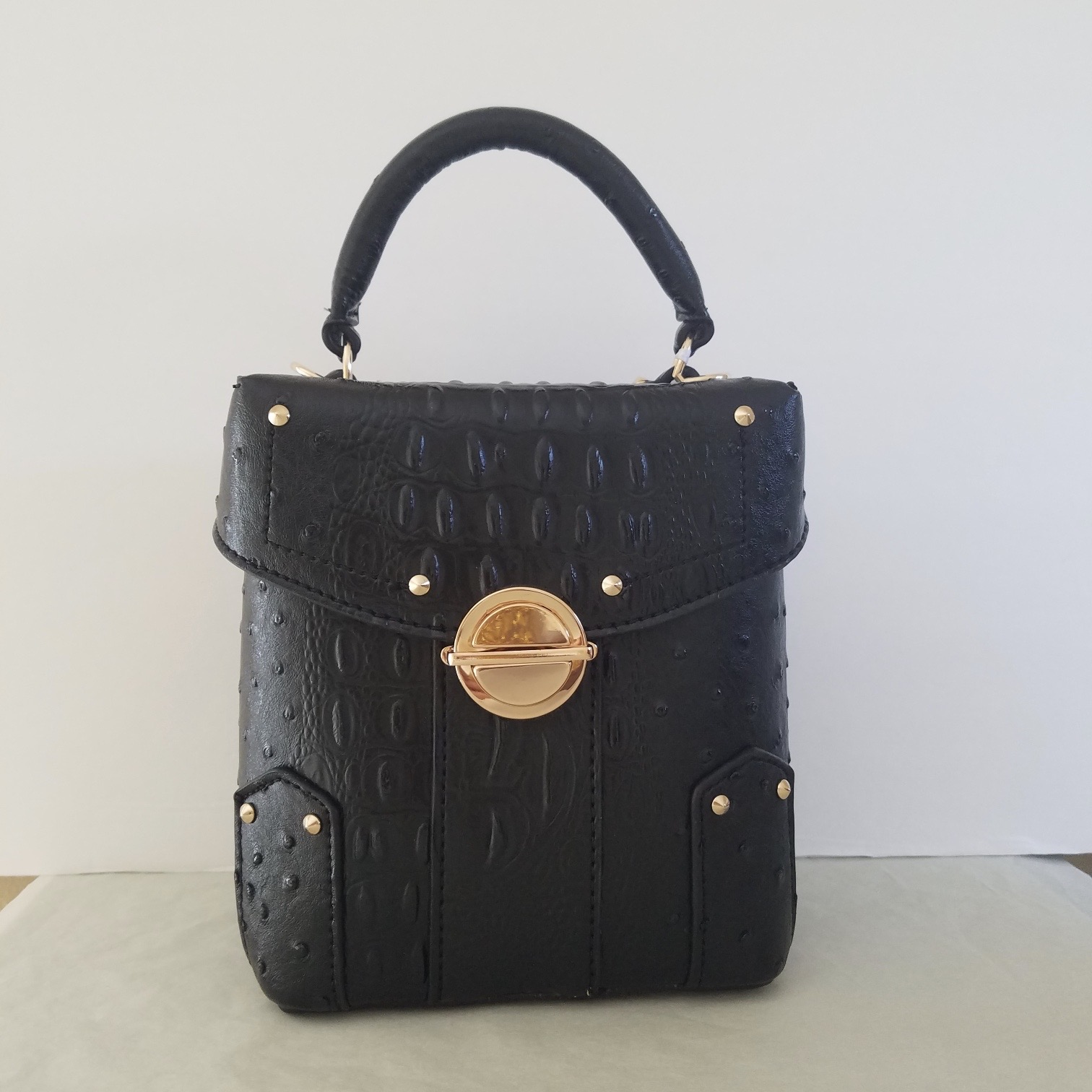 Small Vegan Leather Crossbody – Show It Off Designer Handbags